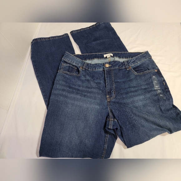 m jeans by maurices™ Classic Slim Boot Curvy High Rise Jean Size 20 X-Long - Picture 2 of 12